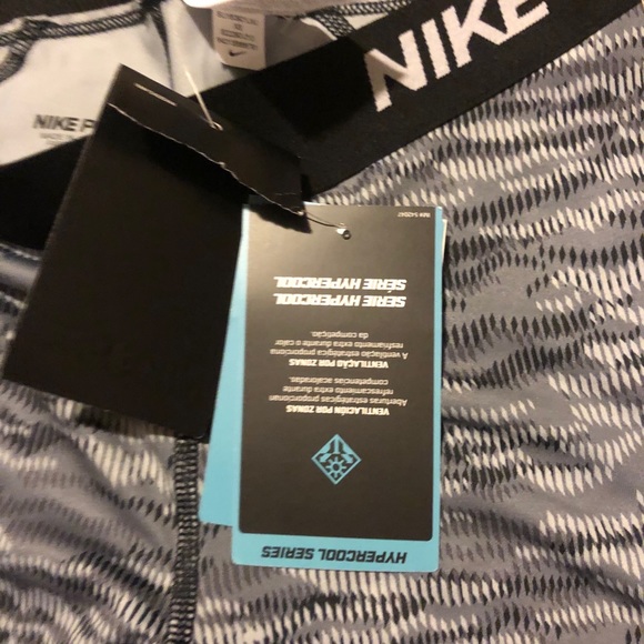 NWT Nike Pro Dri-FIT Hypercool Reflect Capris - Picture 9 of 9